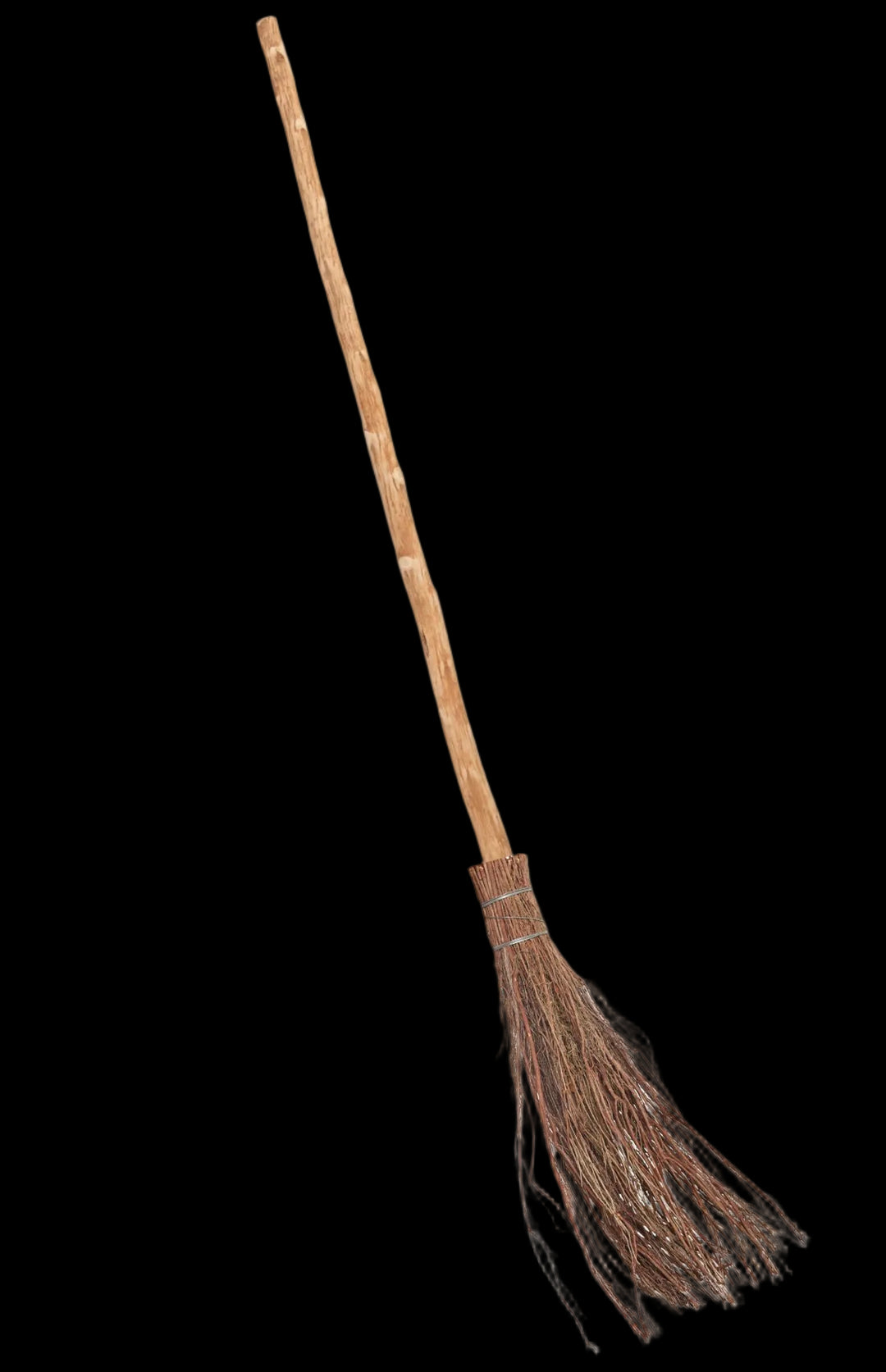 escoba bruja y fantasía de 110 cm fabricada por Mendi en España, con palo natural de rama y brezo. Ideal para decorar y fiestas de disfraces.