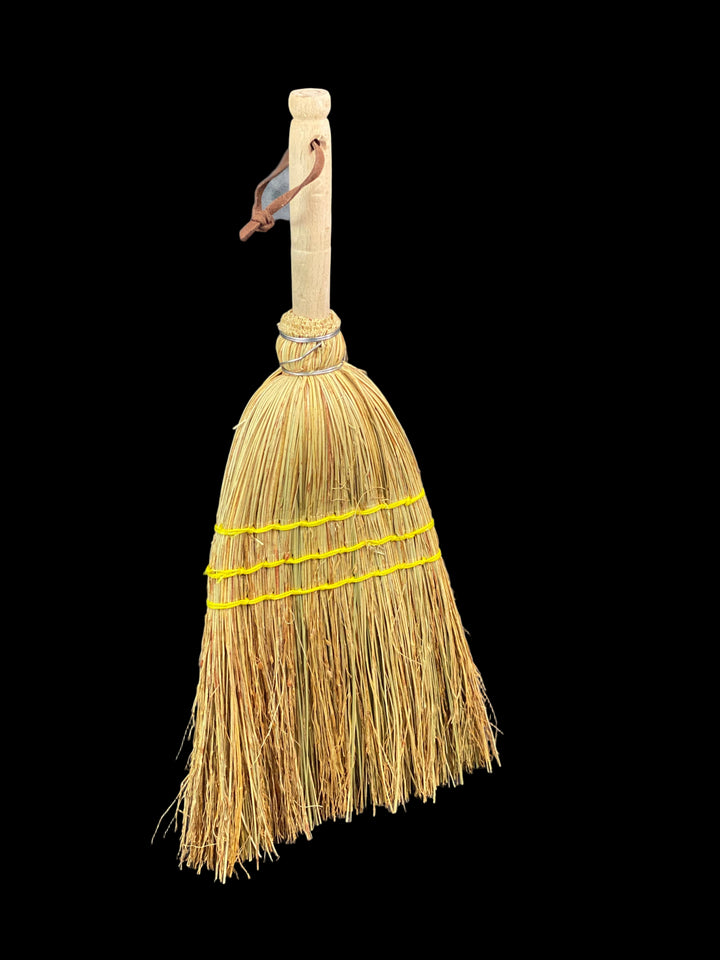 Escoba de mano para limpiar las cenizas de la chimenea o limpiar zonas pequeñas